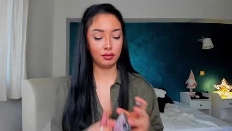 Jolie online show from 03-12-25, 06:40