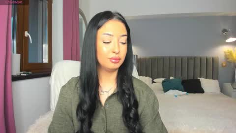 Jolie online show from 11-11-25, 06:13