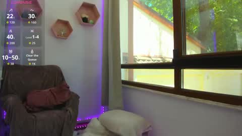 Jolie online show from 05-18-26, 09:59