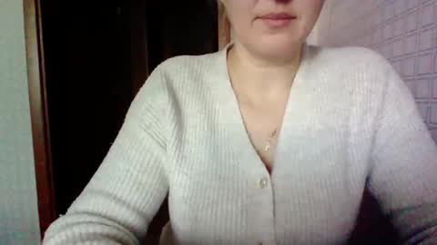 Snapshot of awesomeladyy chatting on 02-14-26, 09:17 awesomeladyy online show from 02-14-26, 09:17