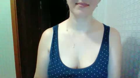 Snapshot of awesomeladyy chatting on 03-04-26, 08:26 awesomeladyy online show from 03-04-26, 08:26