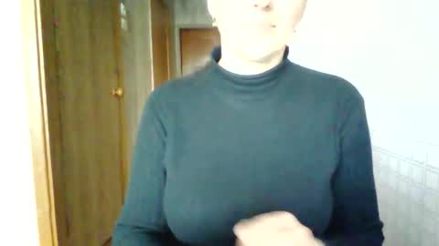 Snapshot of awesomeladyy chatting on 04-18-26, 09:24 awesomeladyy online show from 04-18-26, 09:24