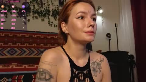 Snapshot of aww_burn chatting on 09-12-25, 02:11 Tris online show from 09-12-25, 02:11