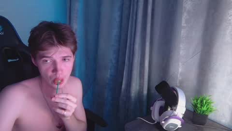 axel_0ne online show from 06-04-26, 08:59