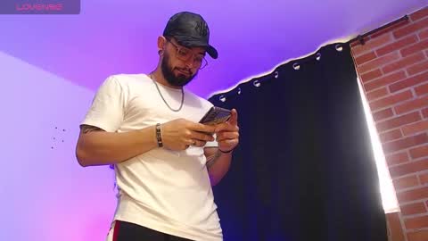 Independiente Model online show from 01-14-26, 12:33