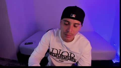 axel__fierro online show from 04-13-26, 08:03