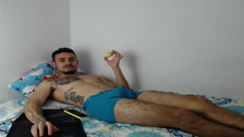 Axel online show from 12-25-24, 04:54