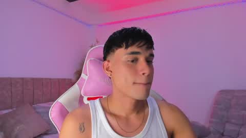 Snapshot of axel_cody_ chatting on 06-12-26, 08:46 AXEL online show from 06-12-26, 08:46