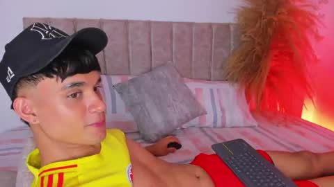 Snapshot of axel_cody_ chatting on 06-27-26, 12:22 AXEL online show from 06-27-26, 12:22
