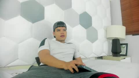 Axel Forte online show from 04-30-26, 01:50