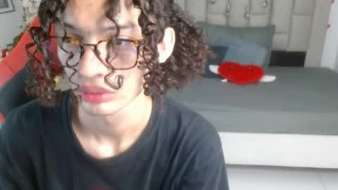 Snapshot of axel_fox7 chatting on 05-18-26, 01:24 Axel online show from 05-18-26, 01:24