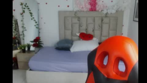 Snapshot of axel_fox7 chatting on 06-05-26, 01:12 Axel online show from 06-05-26, 01:12
