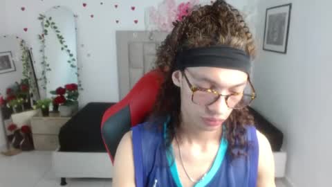 Snapshot of axel_fox7 chatting on 06-06-26, 01:00 Axel online show from 06-06-26, 01:00