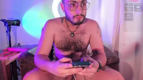 Snapshot of axel_giracr chatting on 07-11-26, 07:16 Sebstian online show from 07-11-26, 07:16