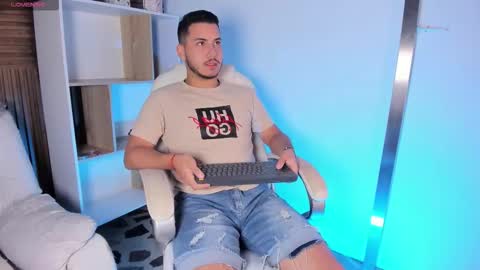 axel_grey_ online show from 09-27-25, 12:21