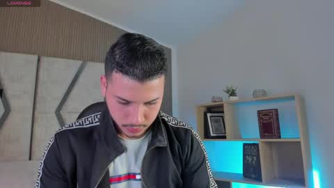 axel_grey_ online show from 04-30-26, 12:22