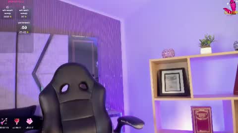 Snapshot of axel_grey_ chatting on 06-09-26, 12:50 axel_grey_ online show from 06-09-26, 12:50