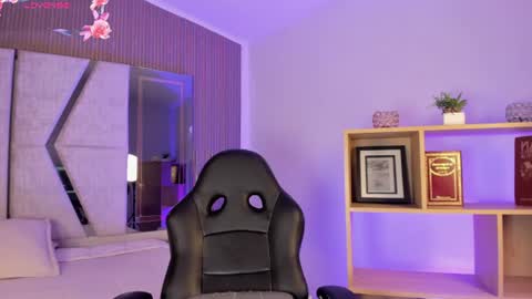 Snapshot of axel_grey_ chatting on 07-07-26, 01:04 axel_grey_ online show from 07-07-26, 01:04