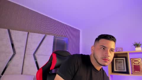 Snapshot of axel_grey_ chatting on 07-08-26, 12:31 axel_grey_ online show from 07-08-26, 12:31
