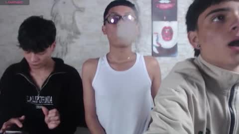 Snapshot of axel_milo_and_kairo chatting on 12-05-25, 04:32 axel_milo_and_kairo online show from 12-05-25, 04:32