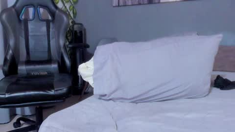 Axel online show from 01-10-25, 10:57