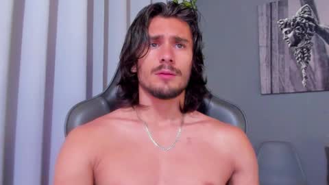 Axel online show from 02-19-25, 04:55