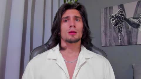 Axel online show from 03-02-25, 09:22