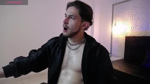 Snapshot of axel_porn_ chatting on 04-12-26, 01:43 Axel online show from 04-12-26, 01:43