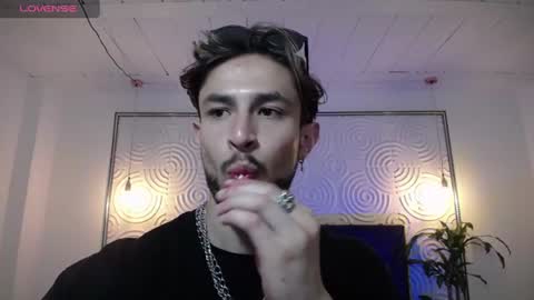 Axel  online show from 06-29-26, 10:15