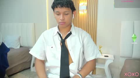 Snapshot of axel_ps chatting on 10-16-25, 02:45 Alex online show from 10-16-25, 02:45