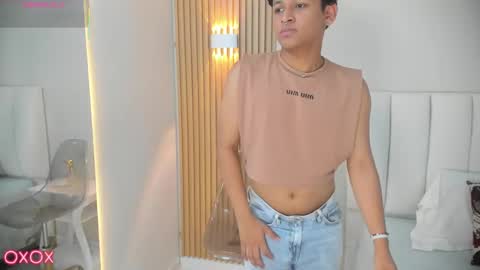 Snapshot of axel_ps chatting on 10-17-25, 04:26 Alex online show from 10-17-25, 04:26