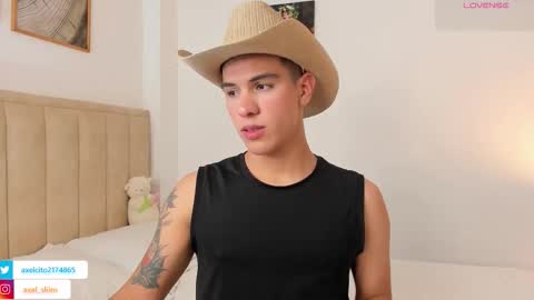 axel slim online show from 11-23-25, 02:22