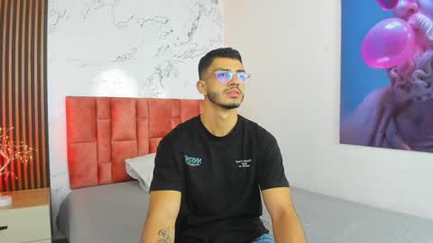 Axel  online show from 12-08-24, 04:57