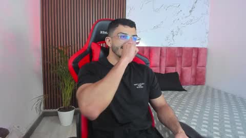 Axel  online show from 01-03-25, 03:38