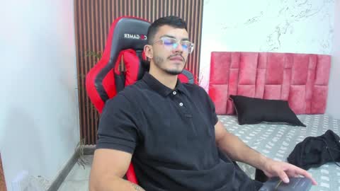 Axel  online show from 01-07-25, 04:18