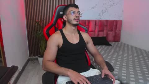 Axel  online show from 01-08-25, 03:40