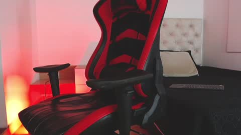 Axel  online show from 01-21-25, 03:21