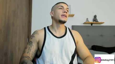 Snapshot of axel_taylor21 chatting on 05-15-26, 02:40 INDEPENDENT MODEL online show from 05-15-26, 02:40
