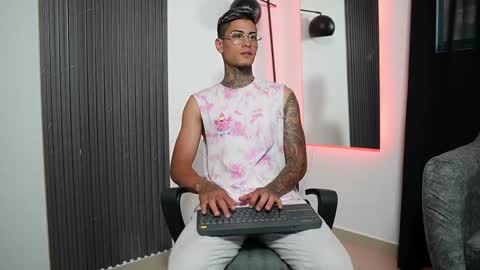 Agustin online show from 02-25-25, 10:07
