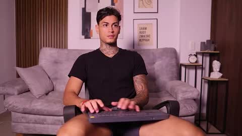 Agustin online show from 10-02-25, 12:06