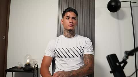 Agustin online show from 10-15-25, 08:20