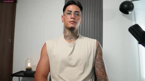 Agustin online show from 11-10-25, 08:19