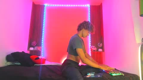axelfox_ online show from 02-25-25, 01:41