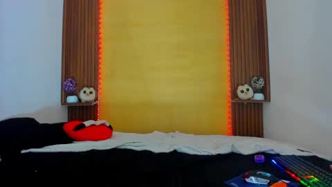 axelfox_ online show from 03-11-25, 04:10