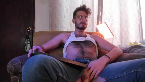 Snapshot of axelg_rose chatting on 01-31-25, 07:29 online show from 01-31-25, 07:29