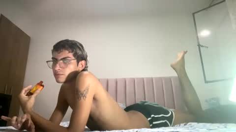 Axel  online show from 01-03-25, 04:44