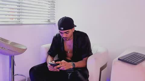 Axel online show from 06-24-26, 05:56
