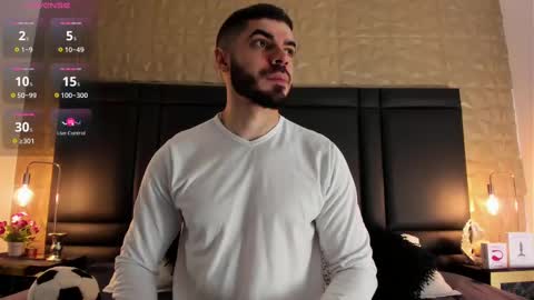 Axel Thompsom online show from 10-11-25, 11:20