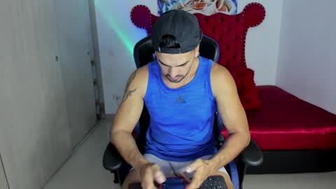 Snapshot of axelwinters_ chatting on 04-08-26, 11:32 Axel online show from 04-08-26, 11:32