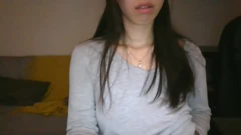 Snapshot of axuepetitt chatting on 04-30-26, 08:48 axue online show from 04-30-26, 08:48